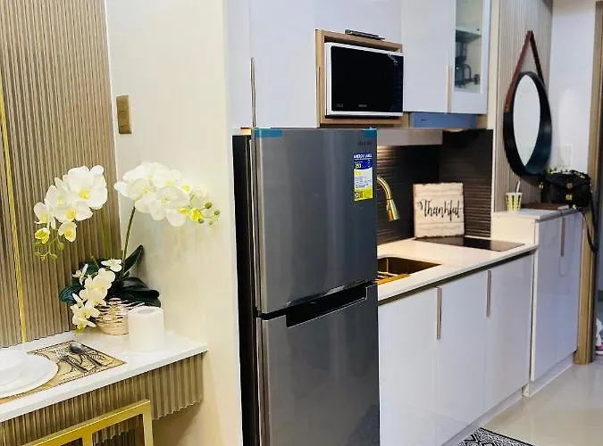 Yassi's At Moa Apartment